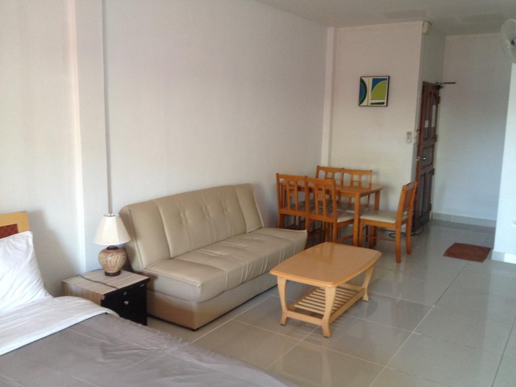 Jomtien Hostel Room photo