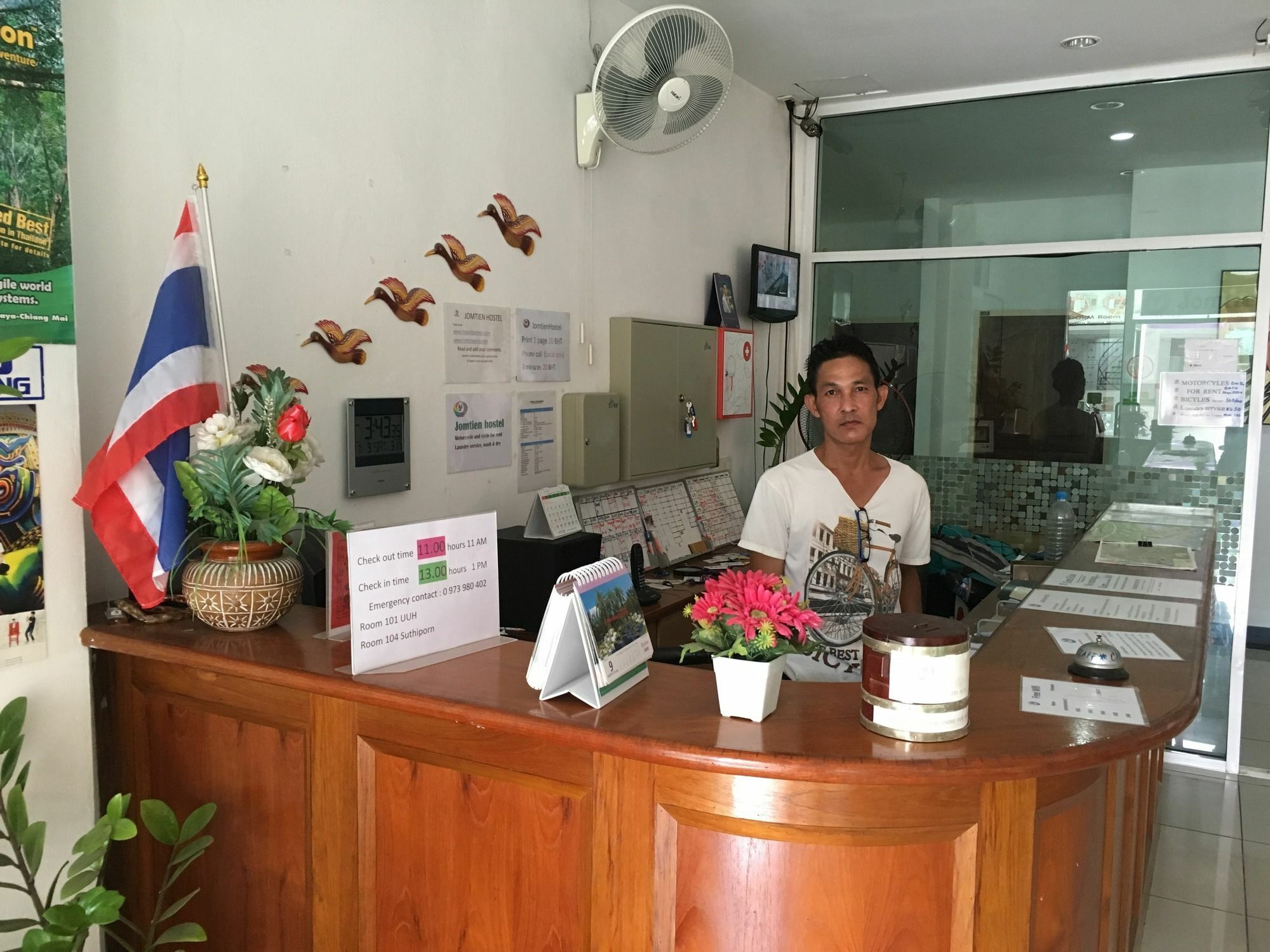 Jomtien Hostel Exterior photo